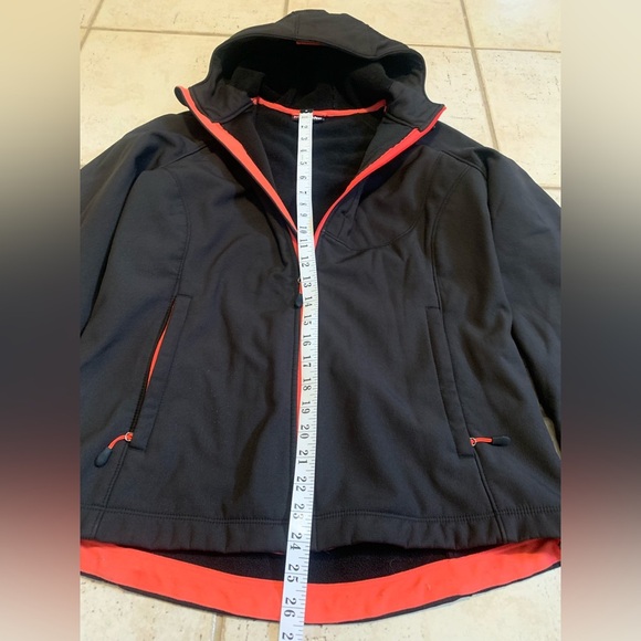 Kirkland Signature Softshell Jacket - Size Large - Picture 6 of 6